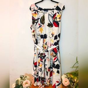 **SOLD**Signature Collection Flowery Dress, Size XXL